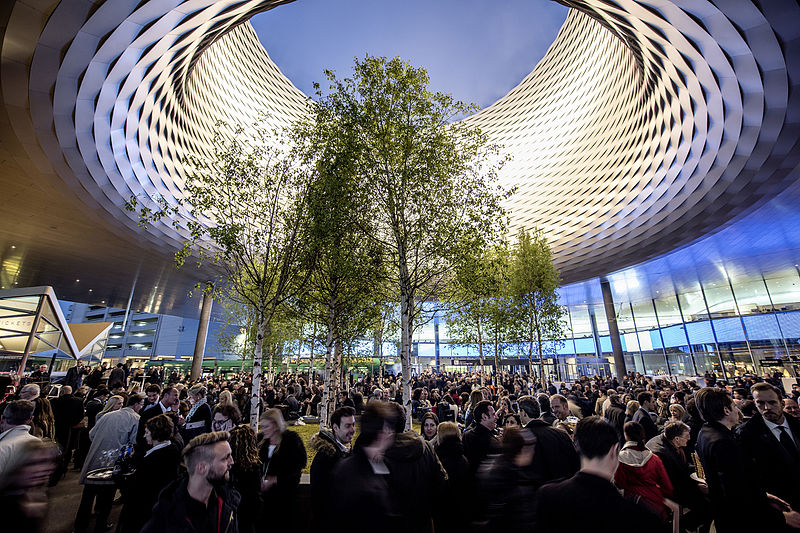 800px Baselworld 2015 Outside View