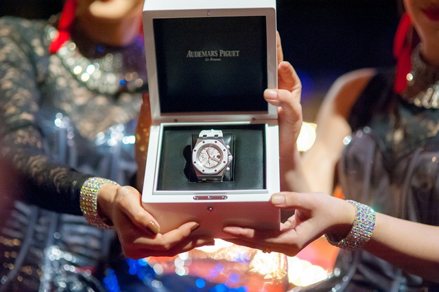 Royal Oak Offshore Pride of Siam for auction