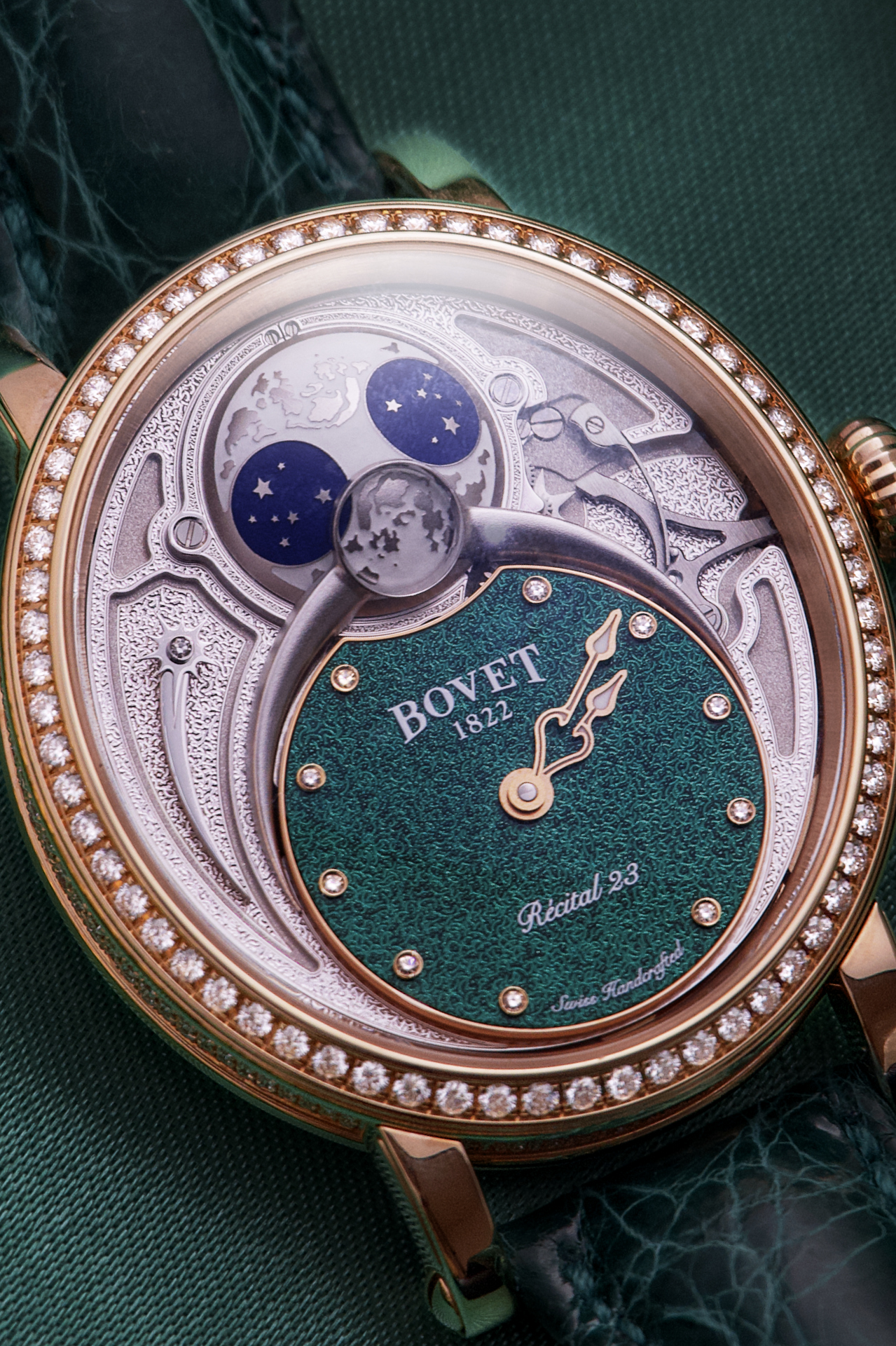 Bovet Récital 23 Red Gold Green Dial Close up