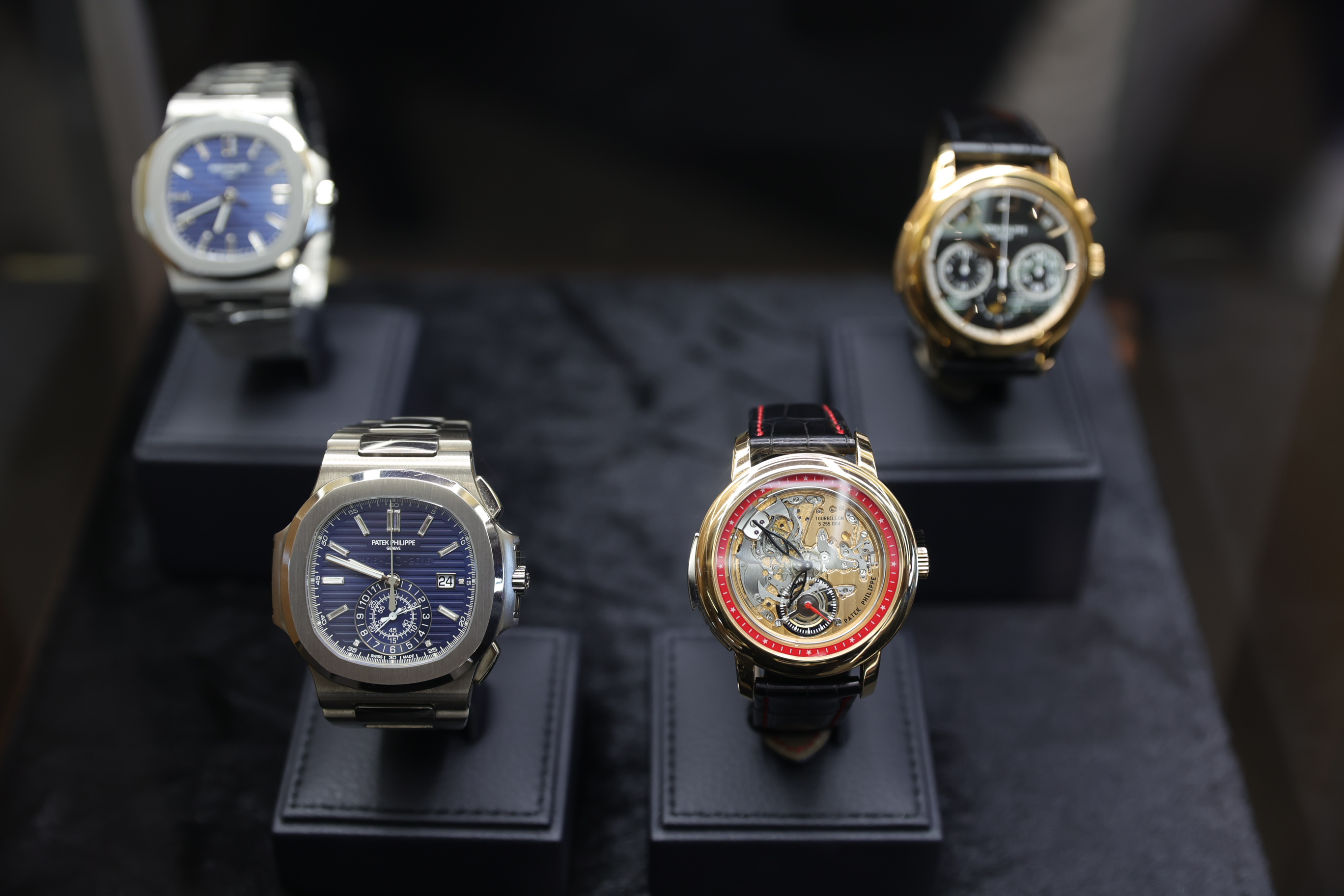 นาฬกาจากนกสะสมแบรนด Patek Philippe 1