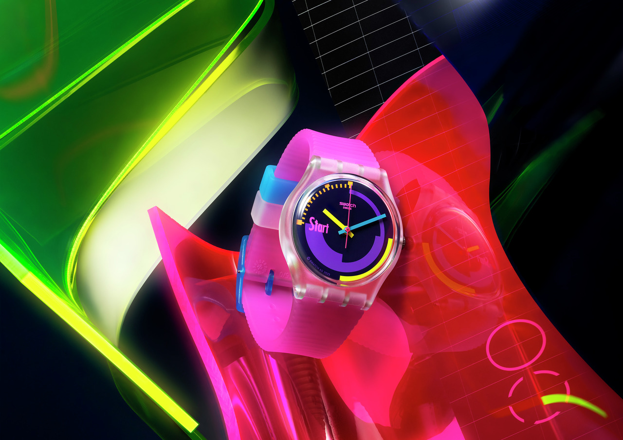 SWATCH NEON PINK PODIUM 01