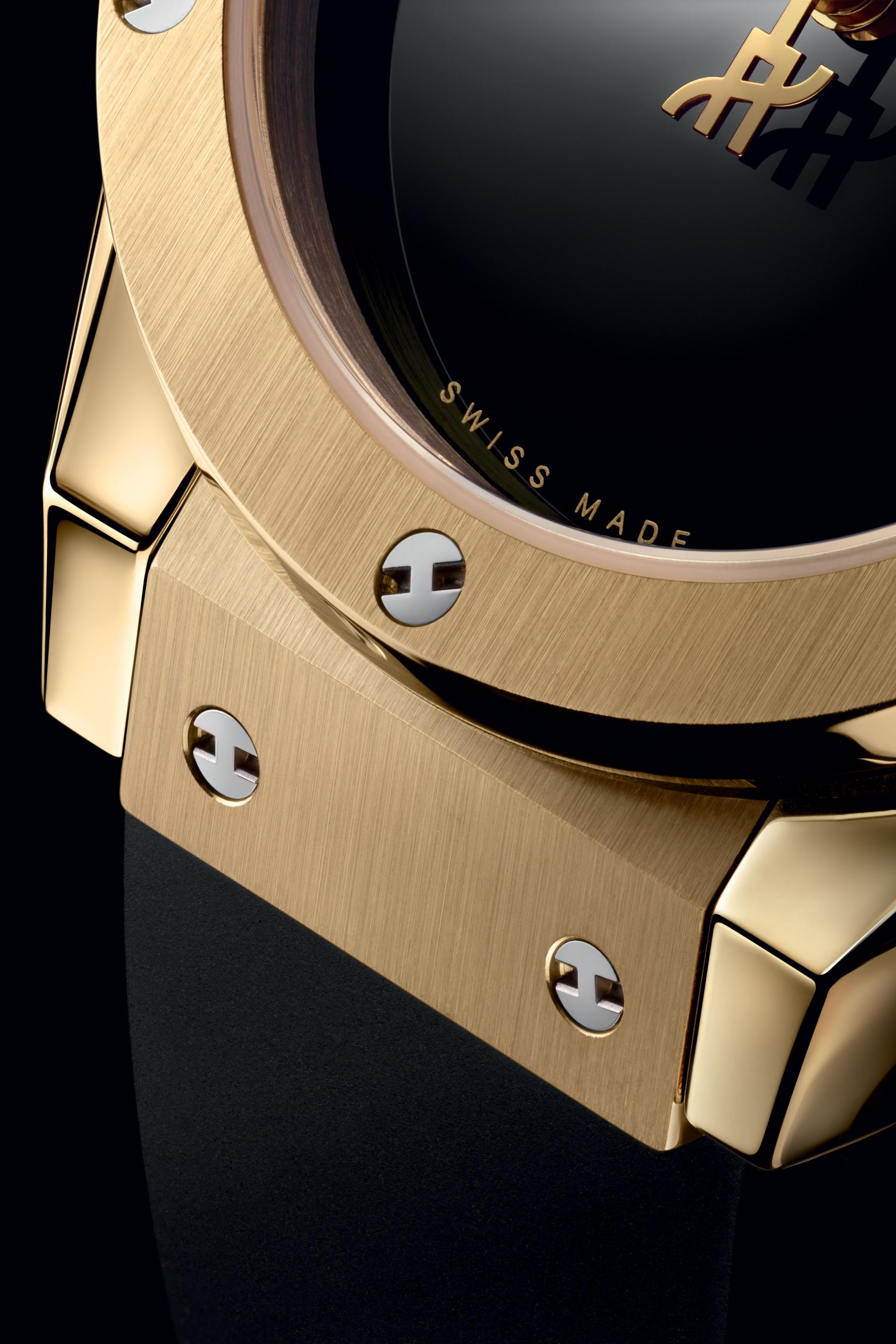 Classic fusion original yellow gold 29 mm close up shot