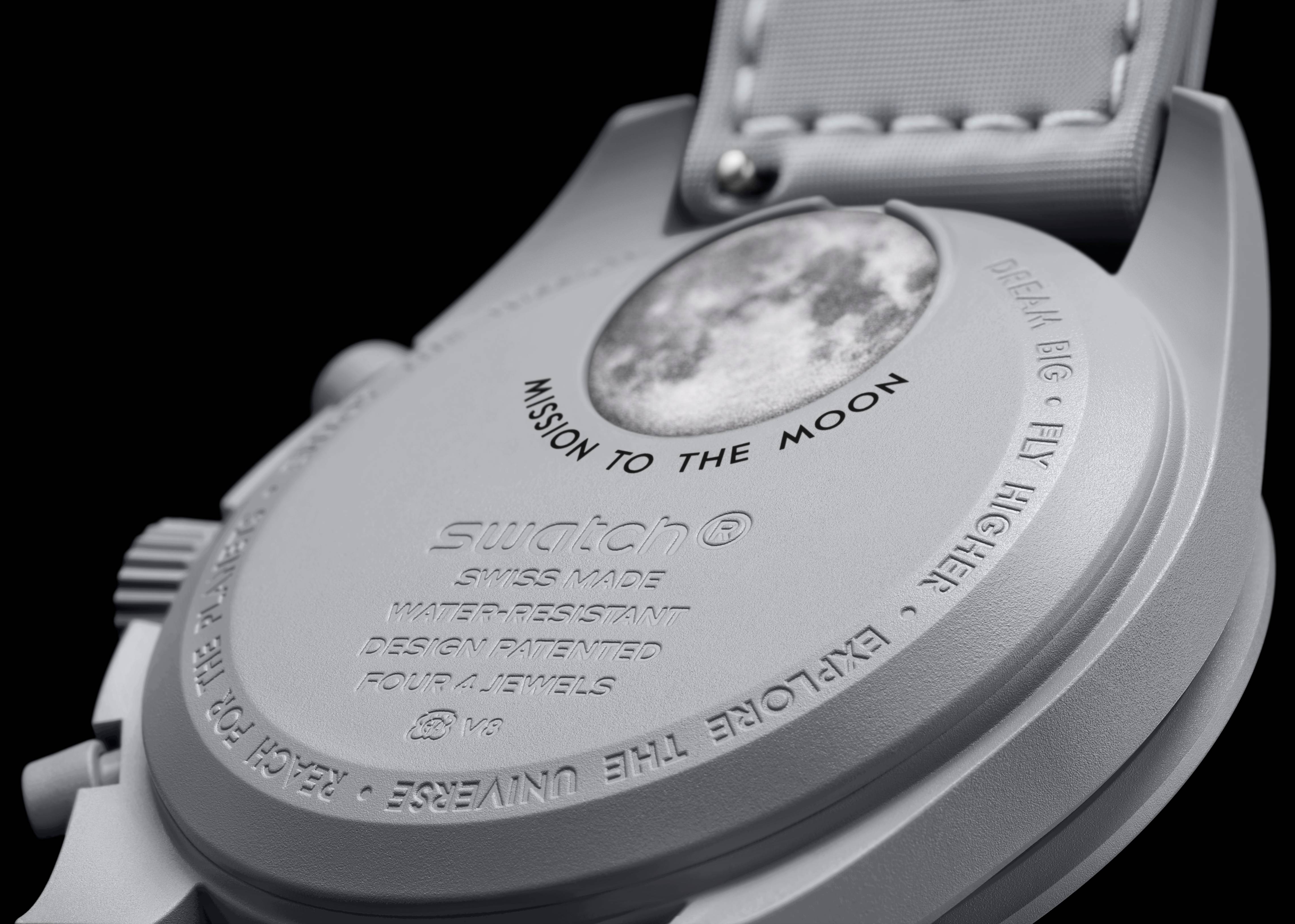 sc01 25 MoonSwatch 1965 close up back High