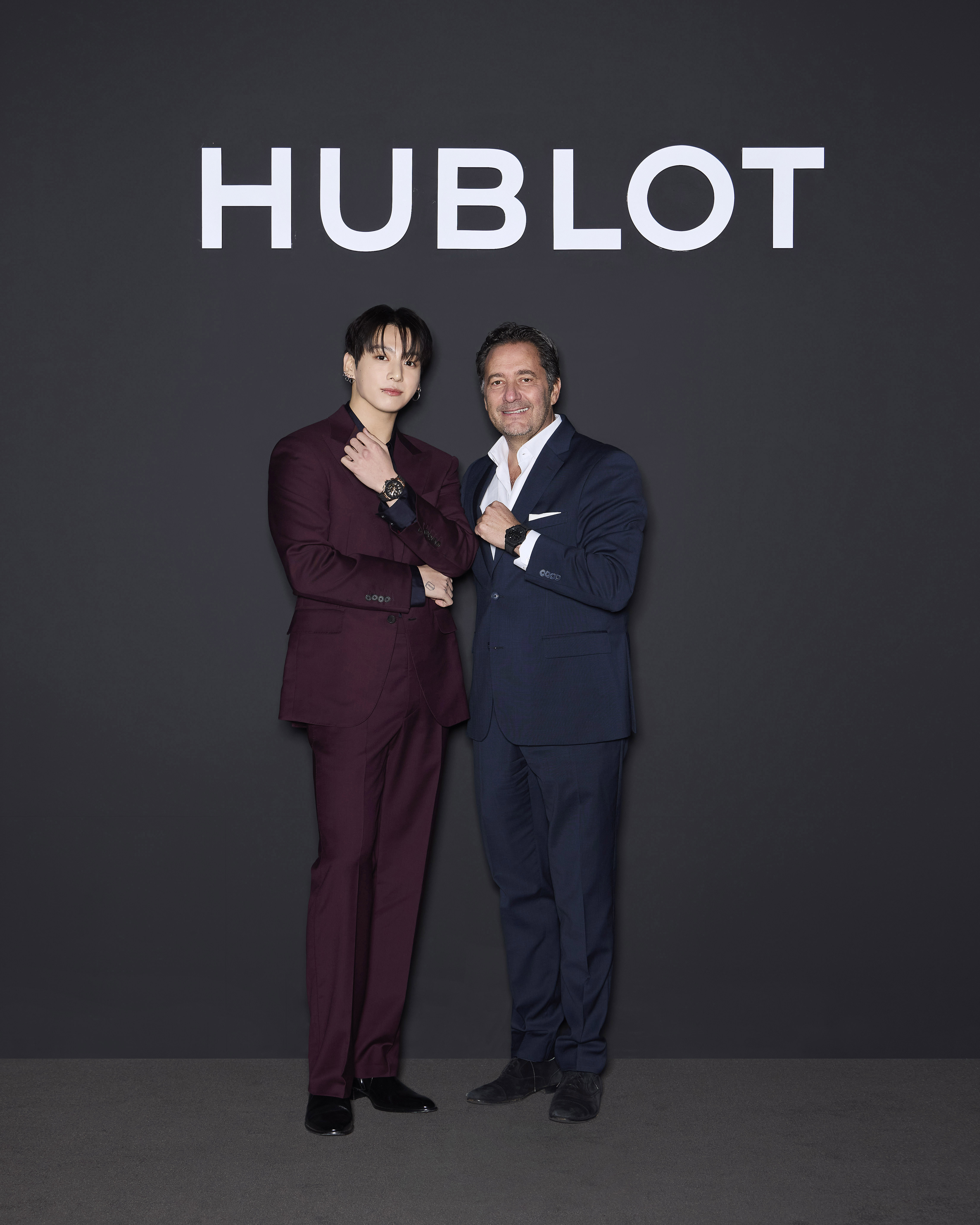 JUNG KOOK HUBLOT GLOBAL BRAND AMBASSADOR WITH JULIEN TORNARE HUBLOT CEO 3